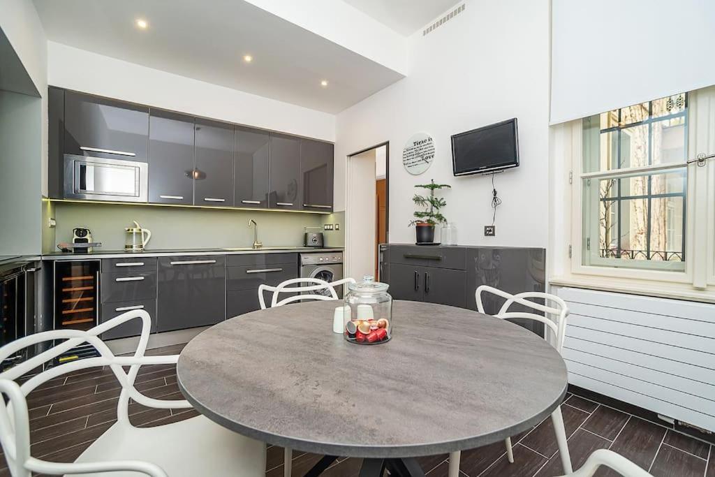 Luxurious Two-bedroom In The Old Town Apartment Prague
